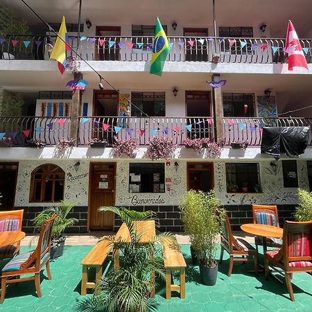 El Jardin Escondido Party Hostel Баньйос Екстер'єр фото