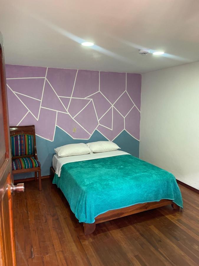 El Jardin Escondido Party Hostel Баньйос Екстер'єр фото