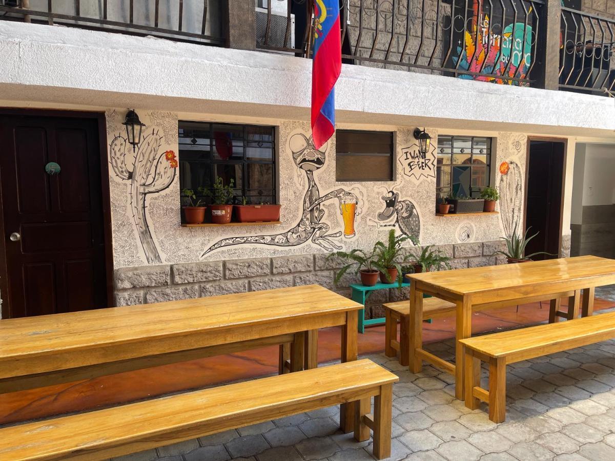 El Jardin Escondido Party Hostel Баньйос Екстер'єр фото
