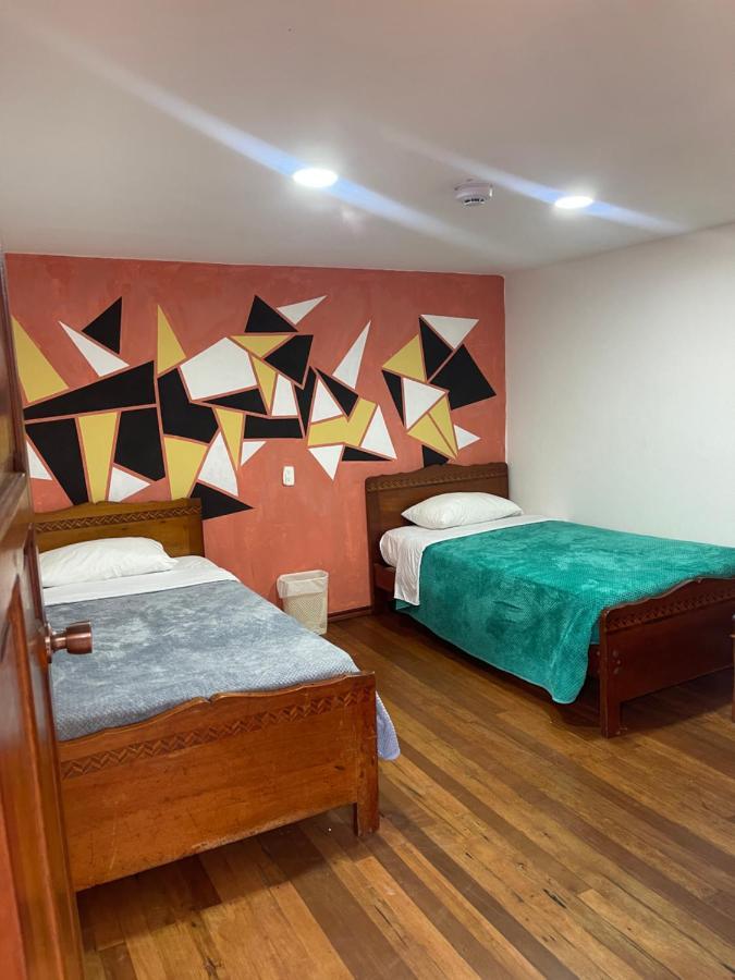El Jardin Escondido Party Hostel Баньйос Екстер'єр фото