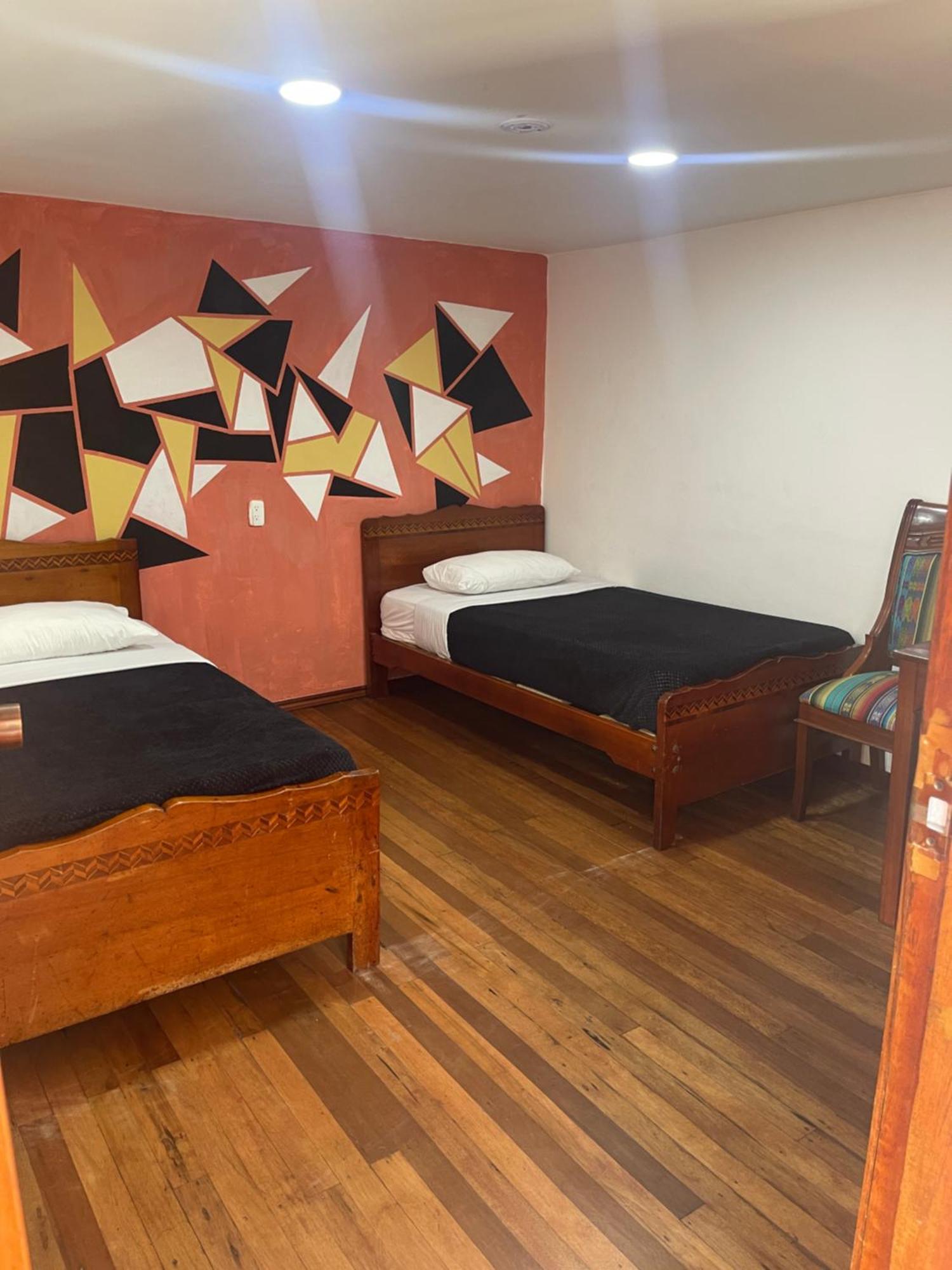 El Jardin Escondido Party Hostel Баньйос Екстер'єр фото